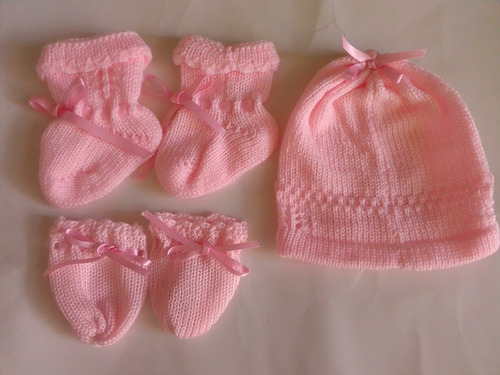 Conjunto De Gorro, Manoplas Y Escarpines Tejidos Para Bebés 