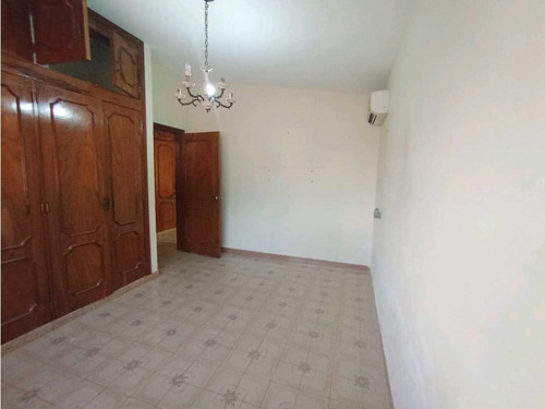 Casa En Venta En Trigal Norte Urb. Piedras Pintadas Ks-8370402