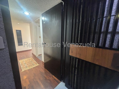 Bello Apartamento En Alquiler Con Una Espectacular Vista Panorámica En Lomas De Prados Del Este #25-22307