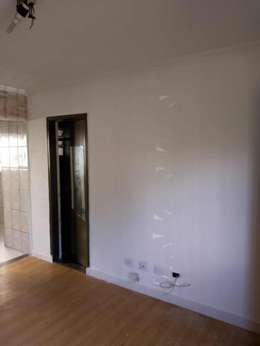 Apartamento Térreo Com 2 Dormitórios E Piso Vinílico