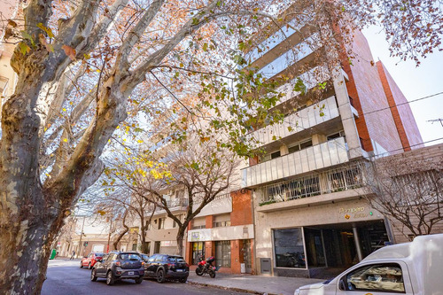 Venta Oficina Vidriada Al Frente En Planta Baja Rosario