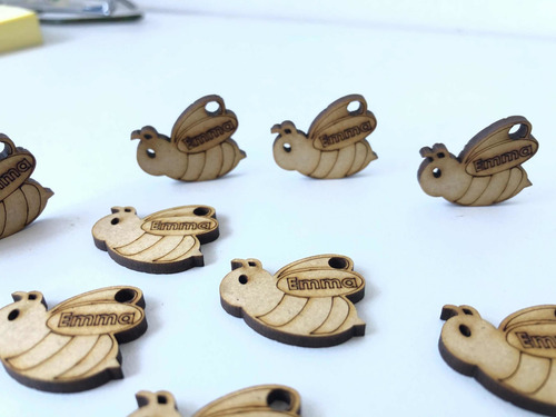 Imagen 7 de 12 de 120 Abejitas Personalizadas En Mdf Para Tus Recuerdos Bautiz