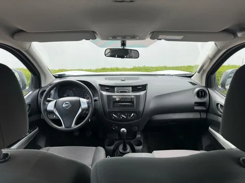 Nissan Np300 2020