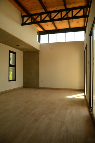 Casa Como Nueva! Con Hermosa Vista! 2 Habitaciones - Oportunidad - Villa Giardino - Córdoba