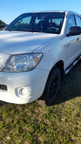 Toyota Hilux 2.5 Cab Doble 4x2