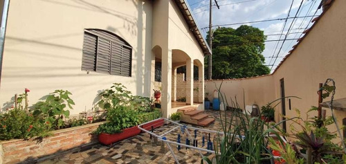 Imagem 1 de 6 de Venda De Casas / Padrão Na Cidade De Araraquara 10557