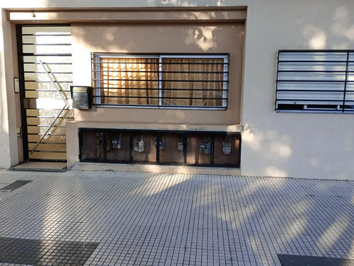 Departamento 2 Amb. P.h. Al Frente Con Patio V. Lugano