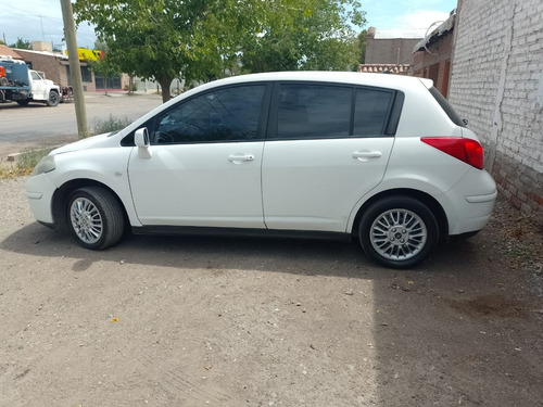 Nissan Tiida 1.8 Visia Plus