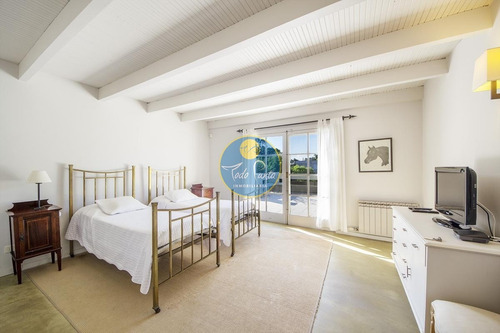 Casa En Venta, Golf, Punta Del Este, 4 Dormitorios.- Ref: 5866