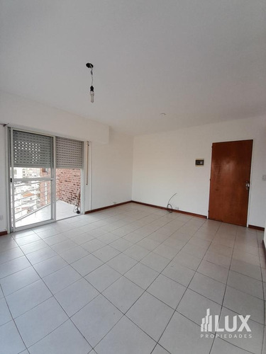Imagen 5 de 22 de Alquiler - Departamento - Un Dormitorio - Balcon - República De La Sexta - Siberia - Unr
