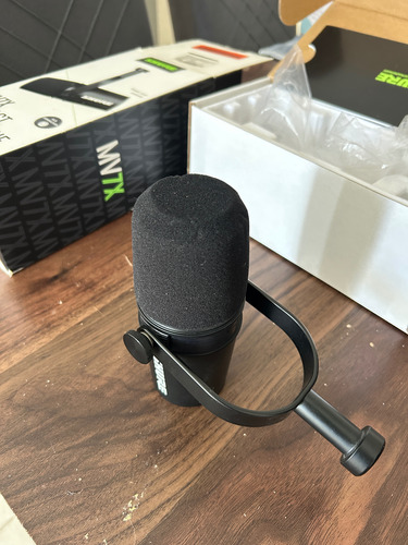 Micrófono Shure Mv7x Para Podcast Xlr Negro