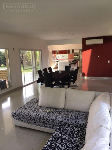 Casa 3 Dorm. 1 Suite, Parque, Piscina Climatizada. Venta En Santa Teresa, Villanueva.
