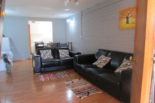 Se Vende Linda Casa, Con Excelente Ubicación Comuna Curacaví