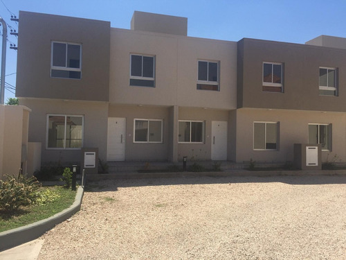 Imagen 1 de 30 de En Venta. Amplia Dupl 125m2 + Patio La Giustina Ii