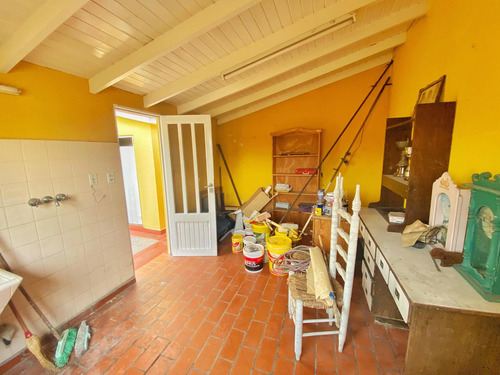 Venta Casa Con Galpón 172 M2 Patio Terraza Quincho Lanus