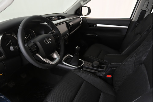 Hilux 2.4 4x2 Sr Cd 6m/t D.r