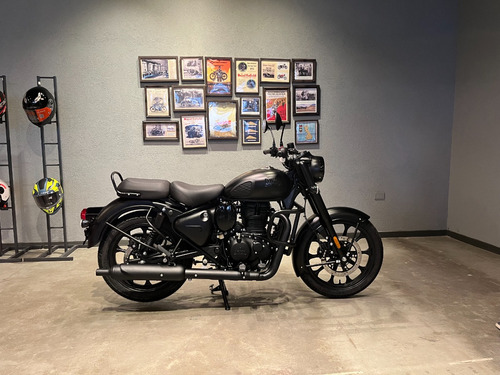 Royal Enfield Classic 350 Stealth Black