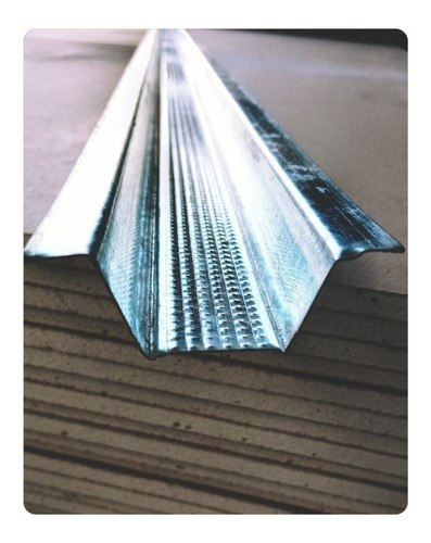 Perfil Omega Alto Galvanizado 22mm E0.52 X 3.05mts 