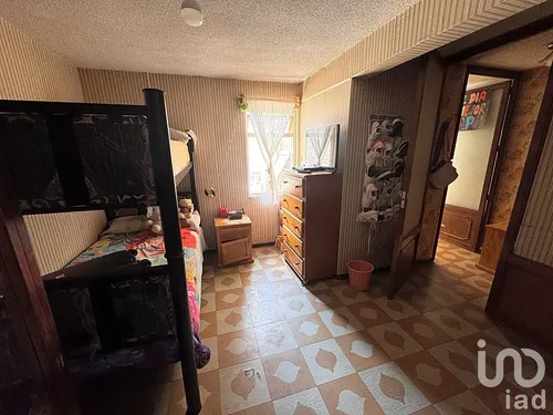 Venta Casa 5 Ambientes Metropolitana Tercera Sección