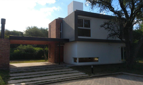 Casa En Housing De Villa Allende Golf!