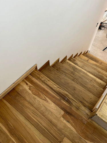 Escalon De Madera Dura Paraíso, Lapacho, Cepillado Y Lijado