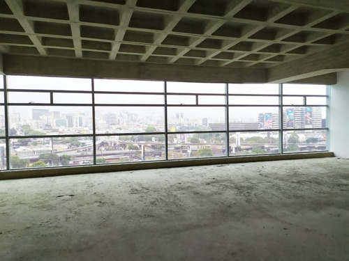 Imagen 9 de 21 de Las Mercedes 200 M2 Olga Prada Inmuebles