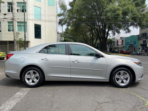 Imagen 5 de 15 de Chevrolet Malibu 2.5 Ls Mt 2013