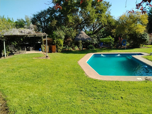 Casa En Venta De 5 Dorm. En Olmué