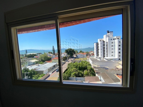 Apartamento A Venda No Bairro Balneario Em Florianopolis - V-77419