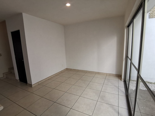 Casa En Venta En Privada De La Montaña Tesistan Zapopan