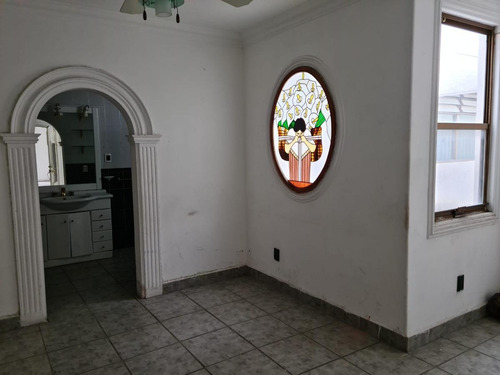 Imagen 5 de 14 de Casa Ideal Para Oficina En Venta En Carretas Qro