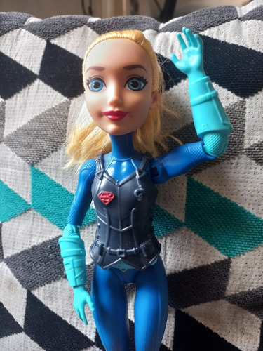 Dc Super Hero/ Muñeca / Barbie/ Super Girl (Usado)