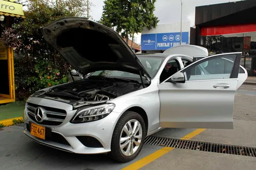 Mercedes-benz Clase C 180 Advantgarde 1.6 At Aa 4x2