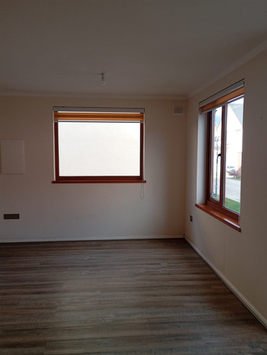 Casa En Venta De 4 Dorm. En Concepción