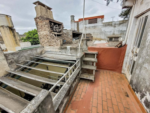 Venta / Permuta - Casa En Ph - 2 Dormitorios - General José De San Martín, Rosario