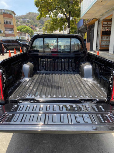 Imagen 6 de 14 de Mitsubishi L200