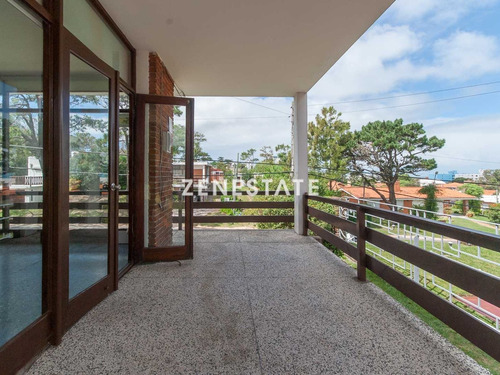 Casa De 3 Dormitorios A 250m De Playa Mansa, Punta Del Este