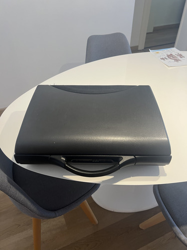 Attache Samsonite Focus Cerradura Combinada Rigido (usado). Negro