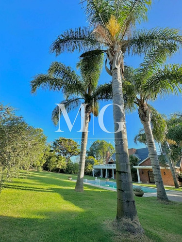 Imagen 3 de 30 de Venta Casa Mansion Beverly Hills 6 Dormitorios, Barbacoa, Piscina