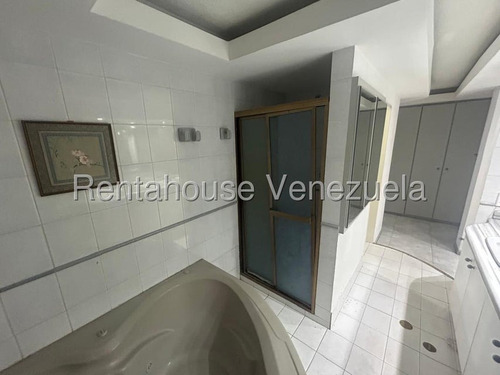Amplio Apartamento En Alquiler En Alto Hatillo #25-13619 Josmary Sanjuan