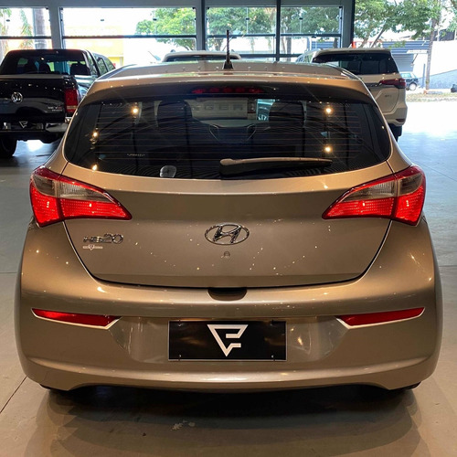 Imagem 5 de 15 de Hyundai Hb20 2018 1.0 Comfort Flex 5p