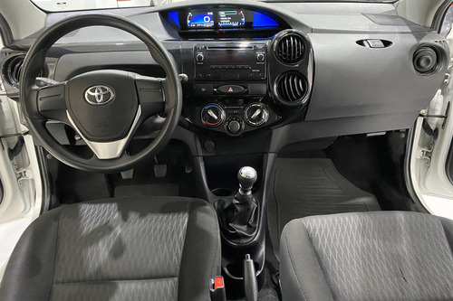 Toyota Etios 1.5 Sedan X