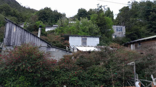 Sitio Comercial Y Residencial En Caleta Tortel, Aysén