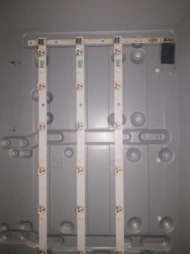 Imagen 9 de 10 de Tv Samsung Para Repuesto Modelo Ln32d550k7g