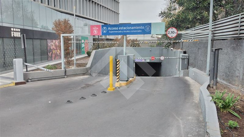 Imagen 2 de 5 de Estacionamiento En Arriendo En Las Condes