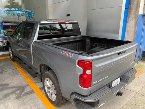Chevrolet Silverado 5.3 V8 Custom Doble Cabina 4X4 At