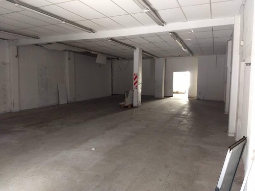 Imagen 3 de 10 de Excelente Propiedad Con Amplio Local En Venta Sobre Av. Luro