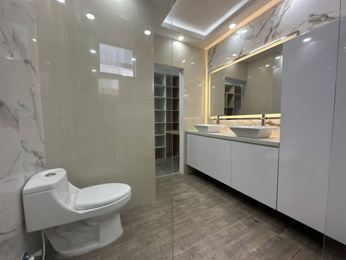 Leidy Galviz Vende Townhouse En Mañongo Cod 206627