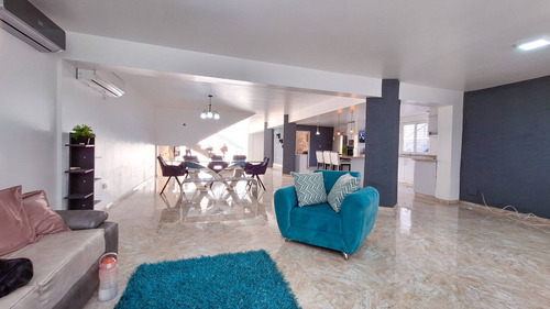 Venta Exclusiva Casa En Urbanización El Parral Valencia Cod Ac 24837