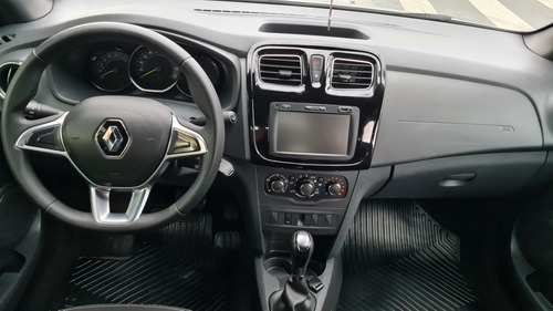 Renault Logan 1.6 Zen 16v X-tronic 4p